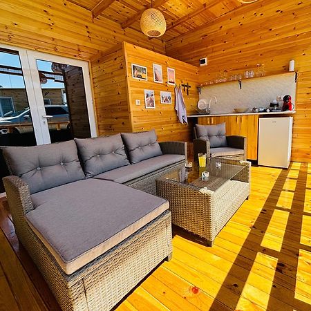 Cozyhut Бунгало Под Наем Chernomorets Ngoại thất bức ảnh