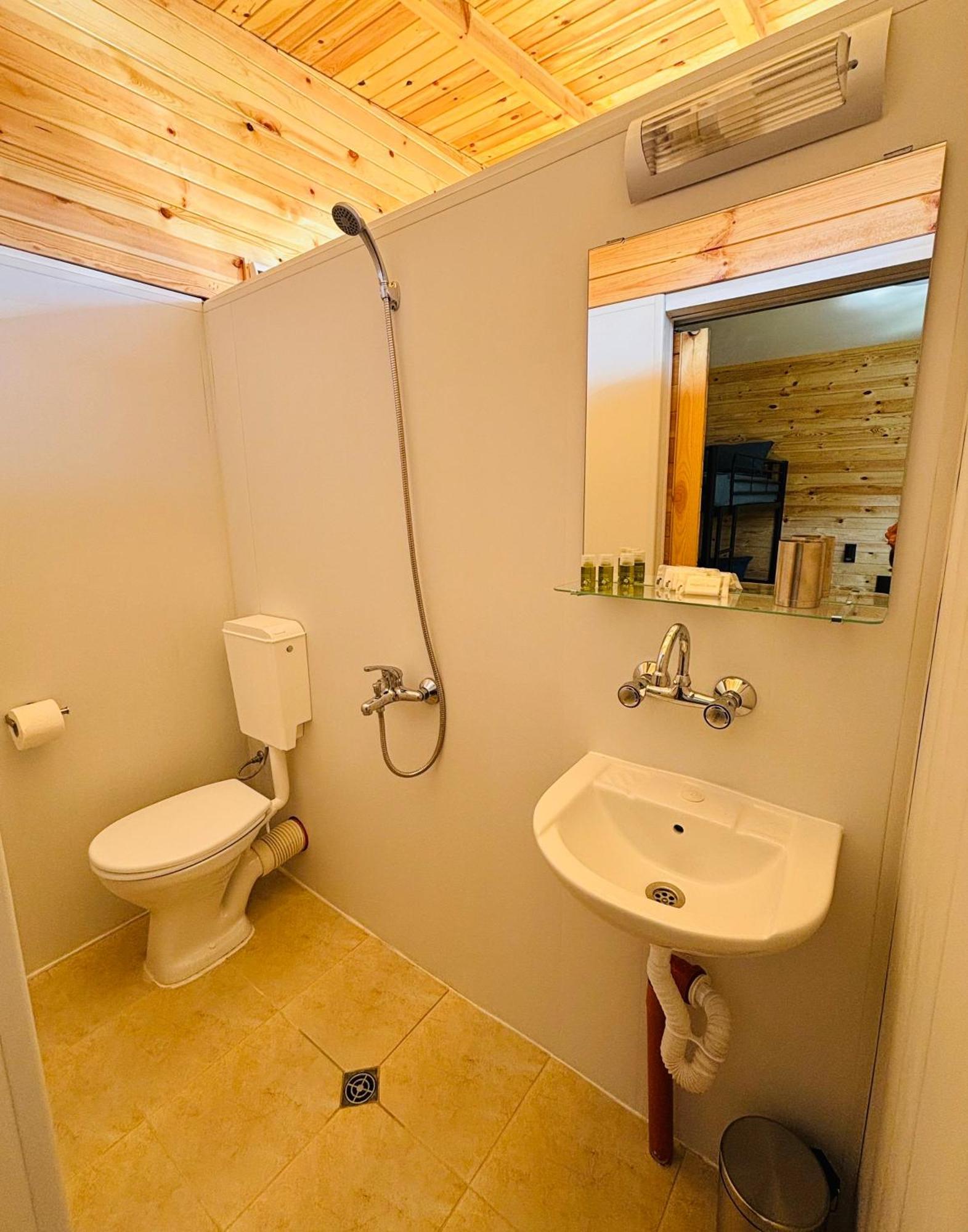 Cozyhut Бунгало Под Наем Chernomorets Ngoại thất bức ảnh
